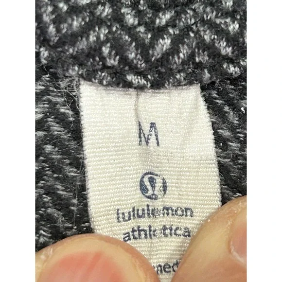 Lululemon Men's Medium Hoodie 1/4 Zip Grey Athleisure‎ Wear Outdoor - Picture 4 of 8